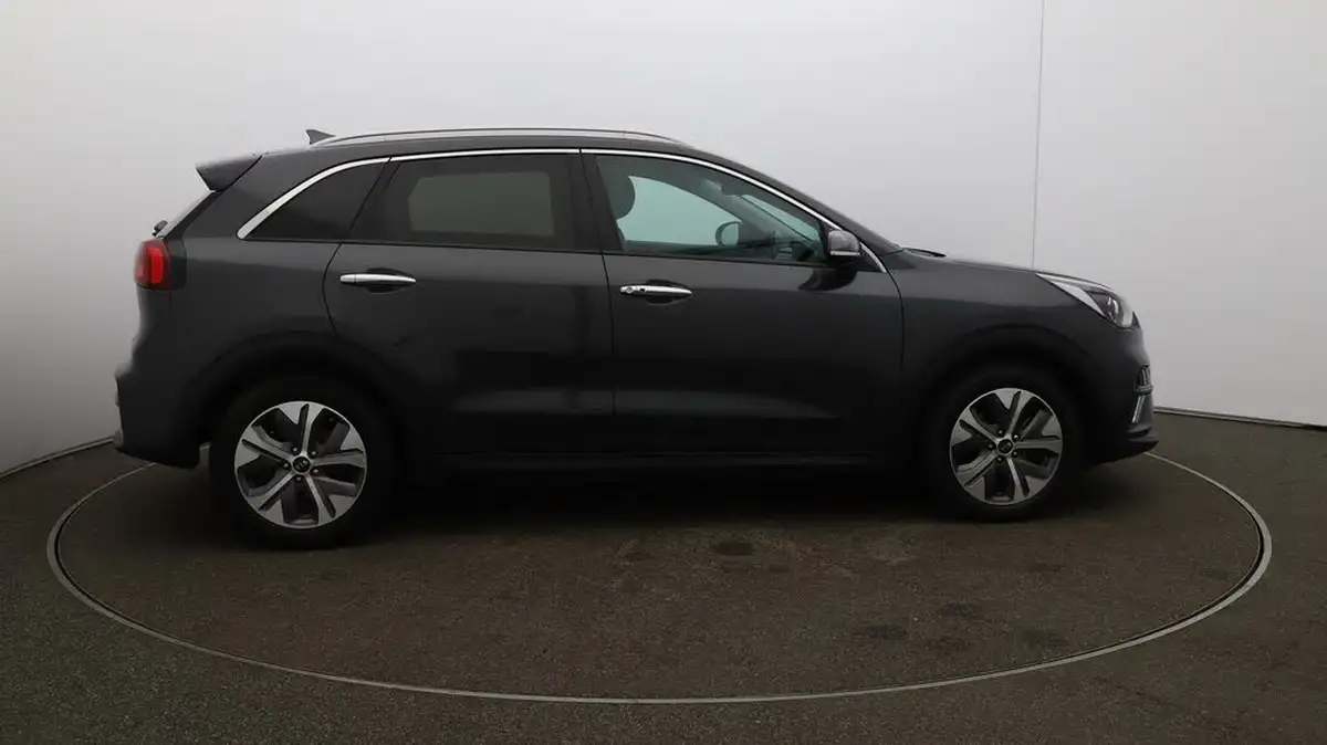 2021-kia-e-niro-ev-3-big-48
