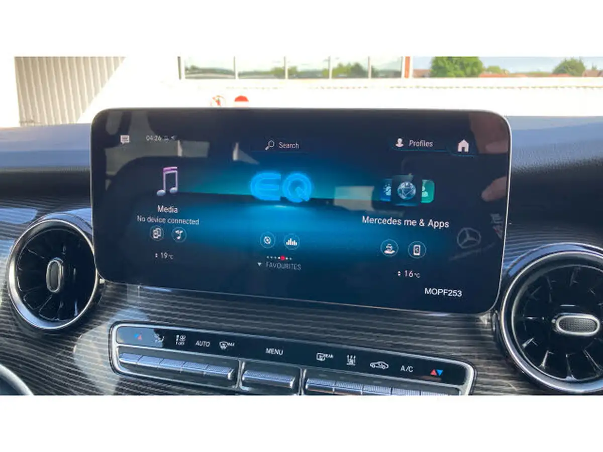 2021-mercedes-benz-eqv-e-eqv-300-sport-premium-big-42