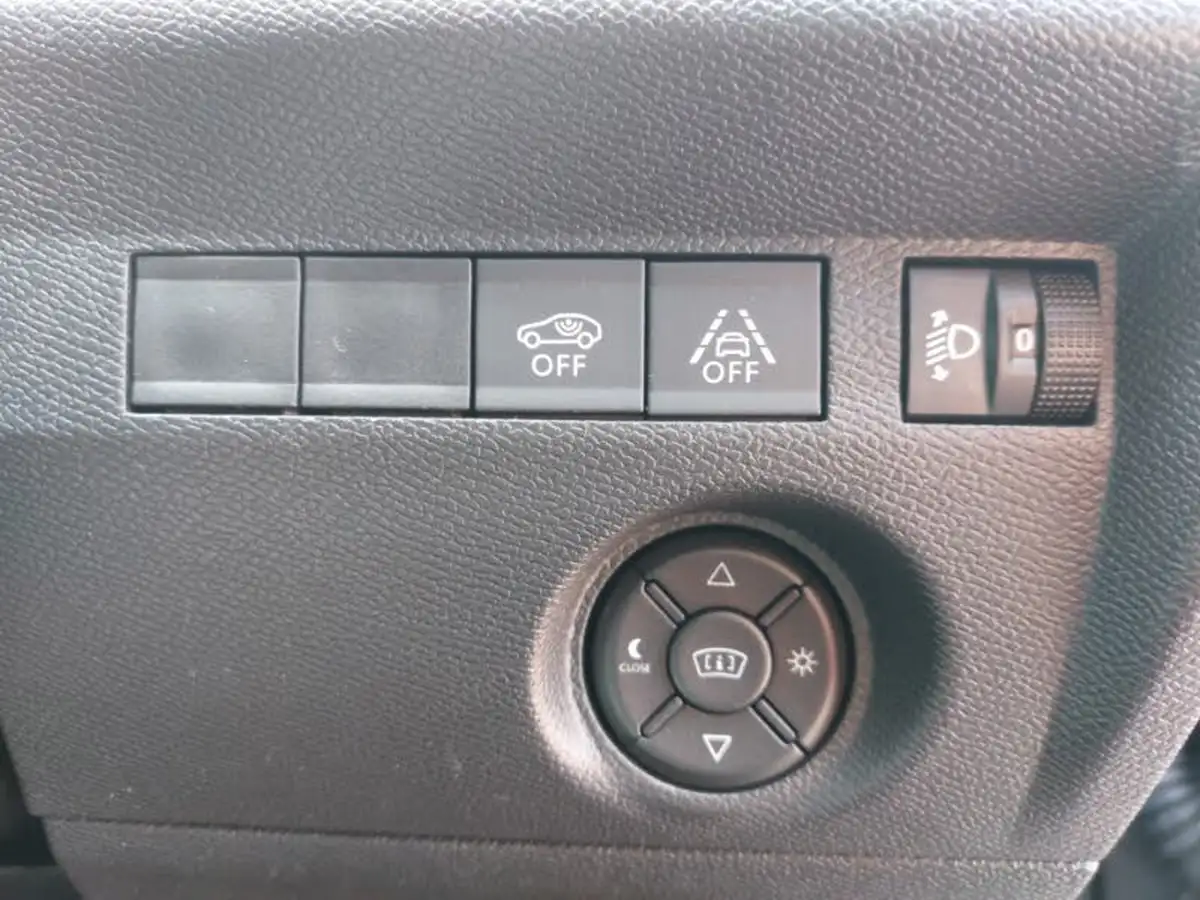 2022-citroen-c4-12-puretech-shine-130ps-big-11