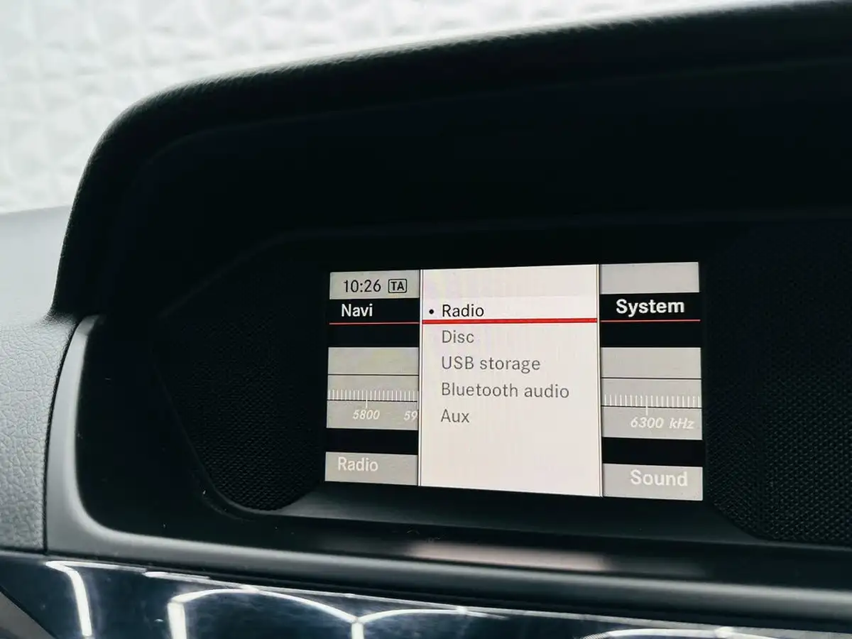 2012-mercedes-benz-c-class-21cdi-c200-cdi-executive-se-saloon-4d-big-29