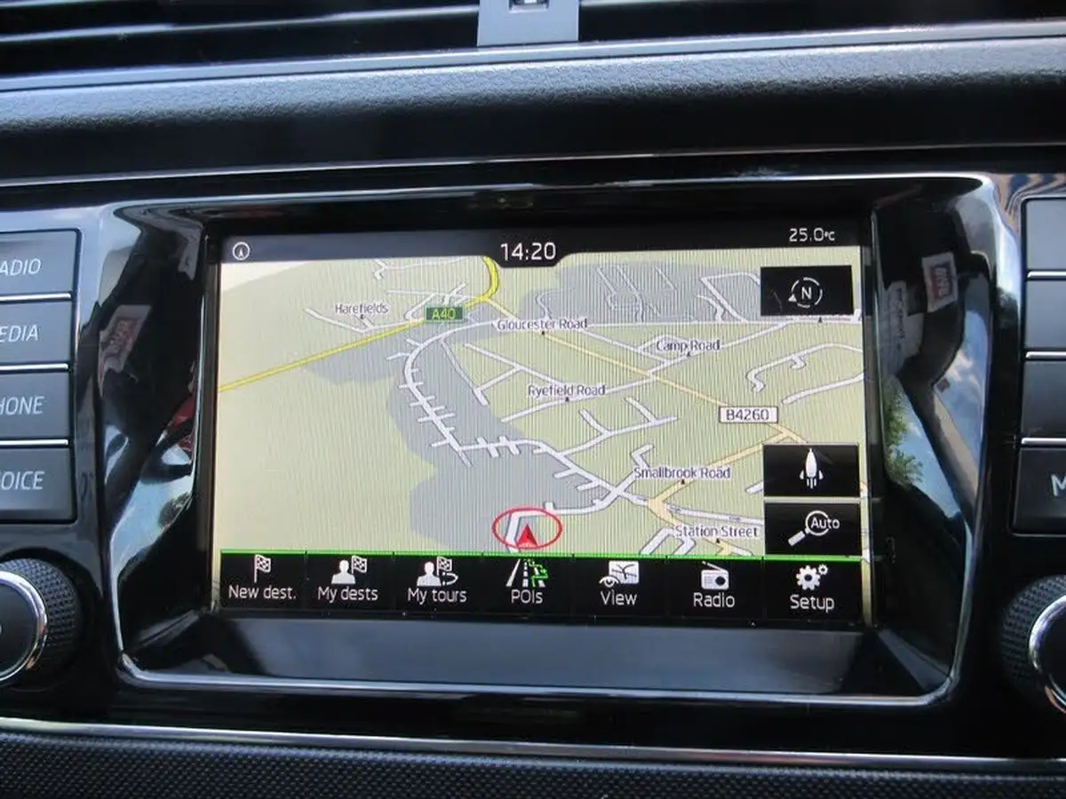 2016-skoda-fabia-12-tsi-se-l-109ps-estate-big-11