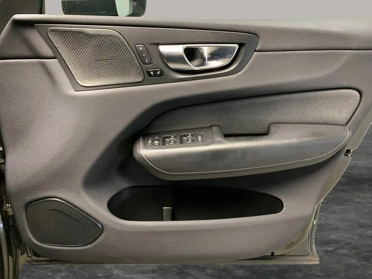 2020-volvo-xc60-20-t8-r-design-pro-big-43
