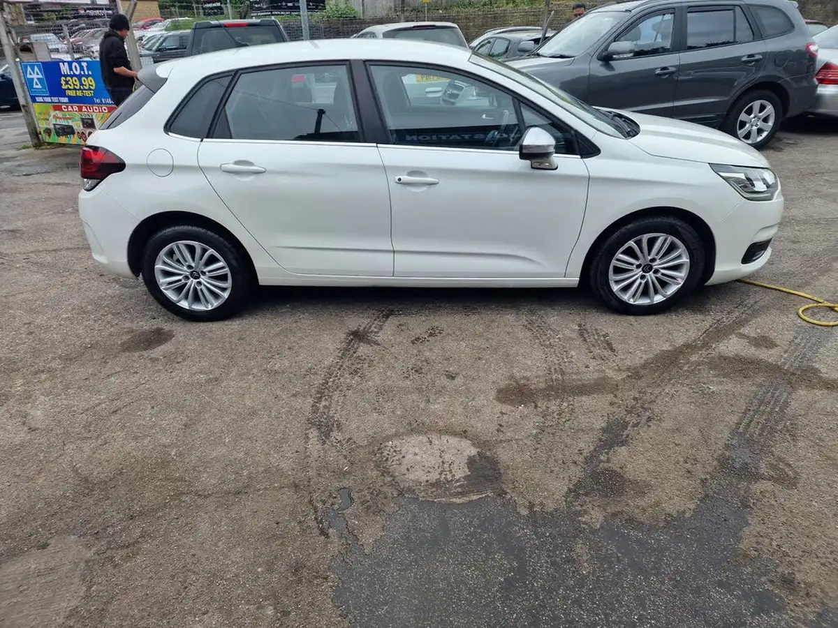 2016-citroen-c4-16bluehdi-flair-100ps-big-0