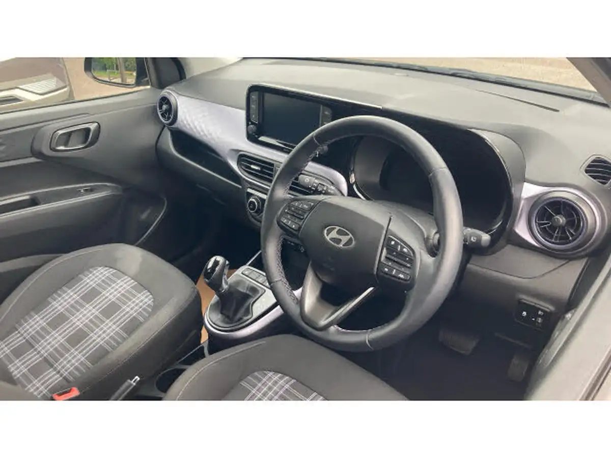 2023-hyundai-i10-12-premium-auto-big-10