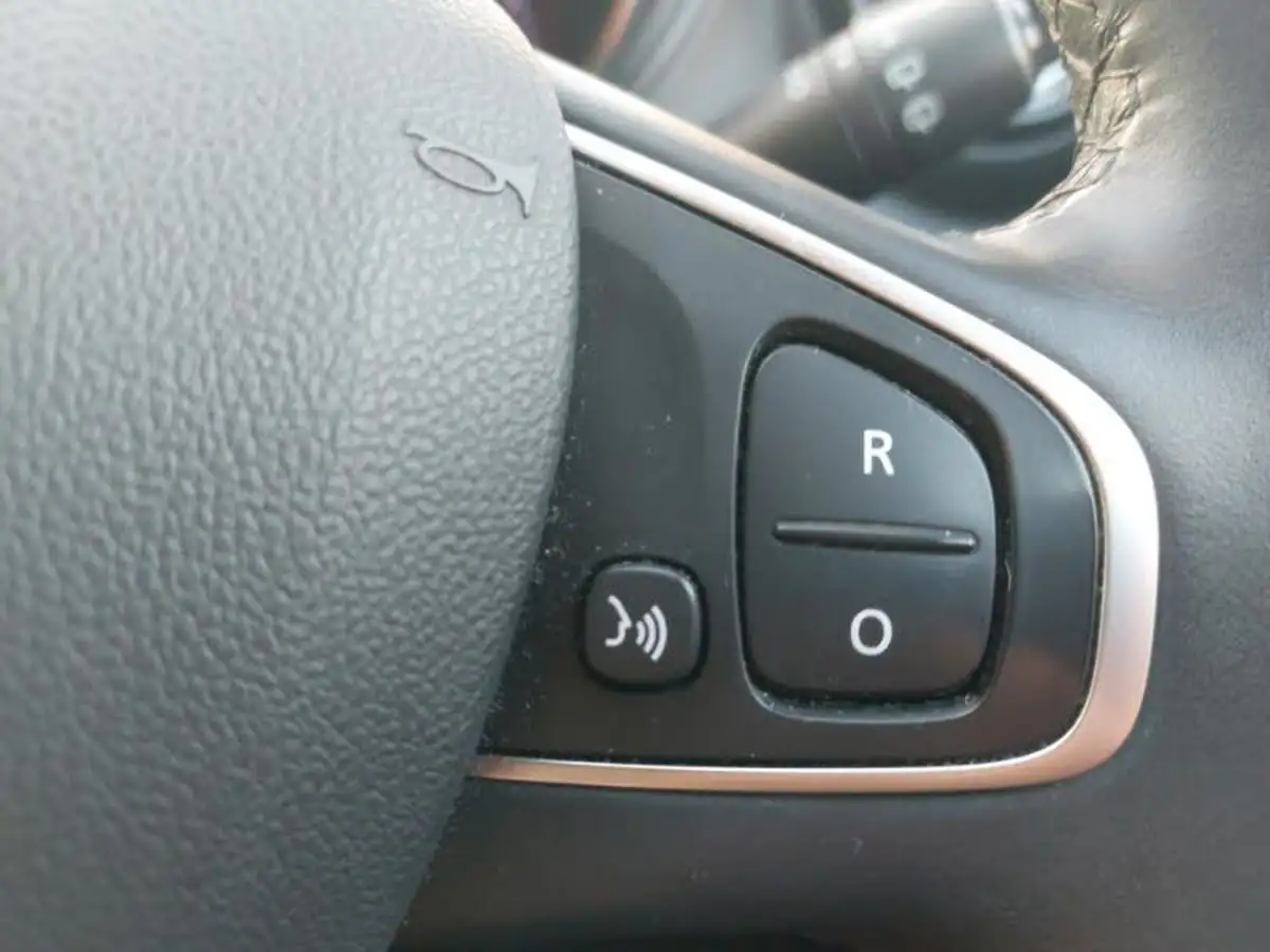 2017-renault-captur-09-tce-signature-x-nav-big-12