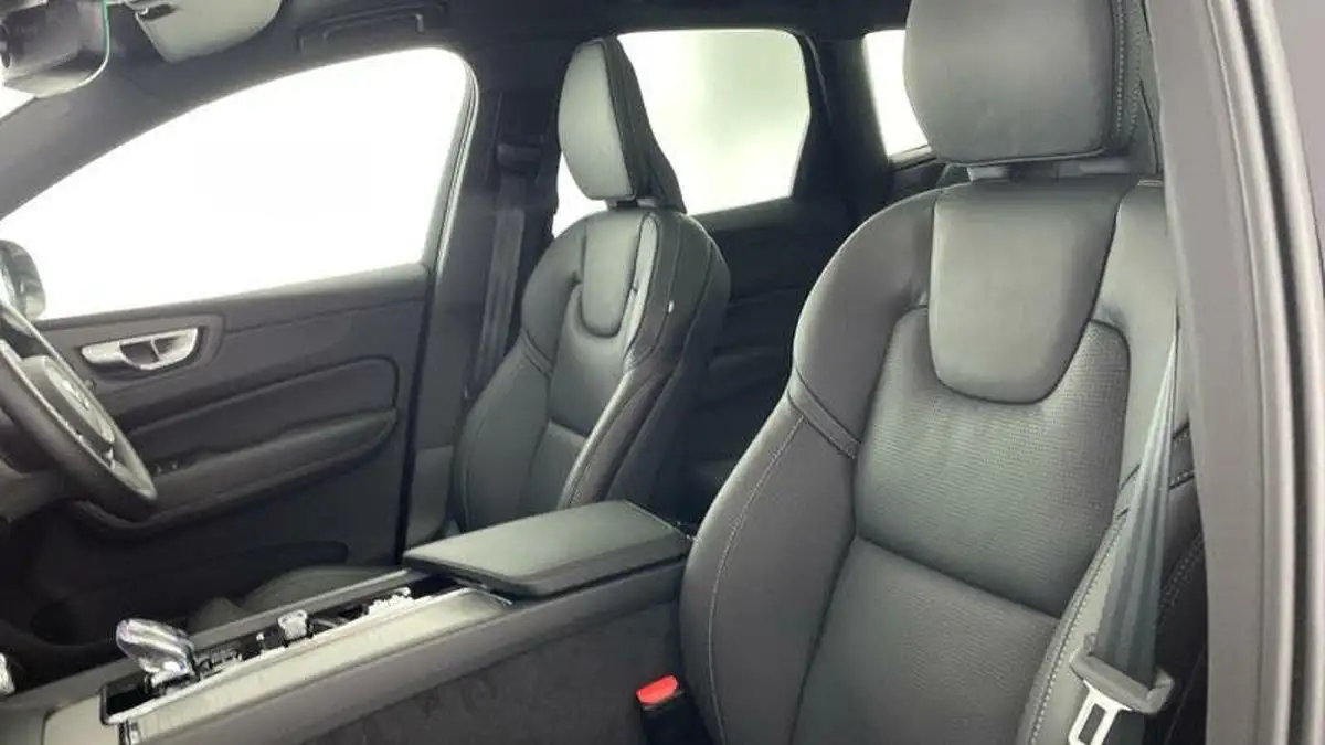 2024-volvo-xc60-20-b5-ultra-black-edition-big-35