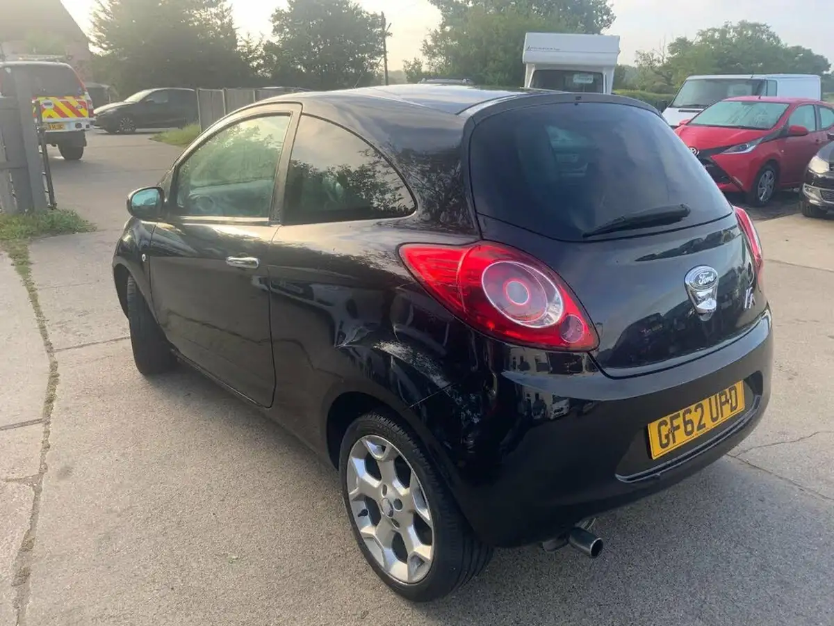2012-ford-ka-12-titanium-69ps-big-17
