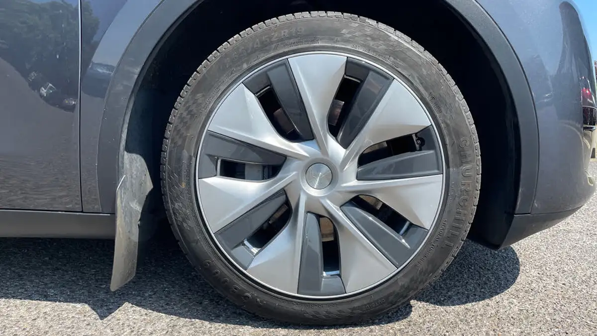 2022-tesla-model-y-e-rwd-big-19