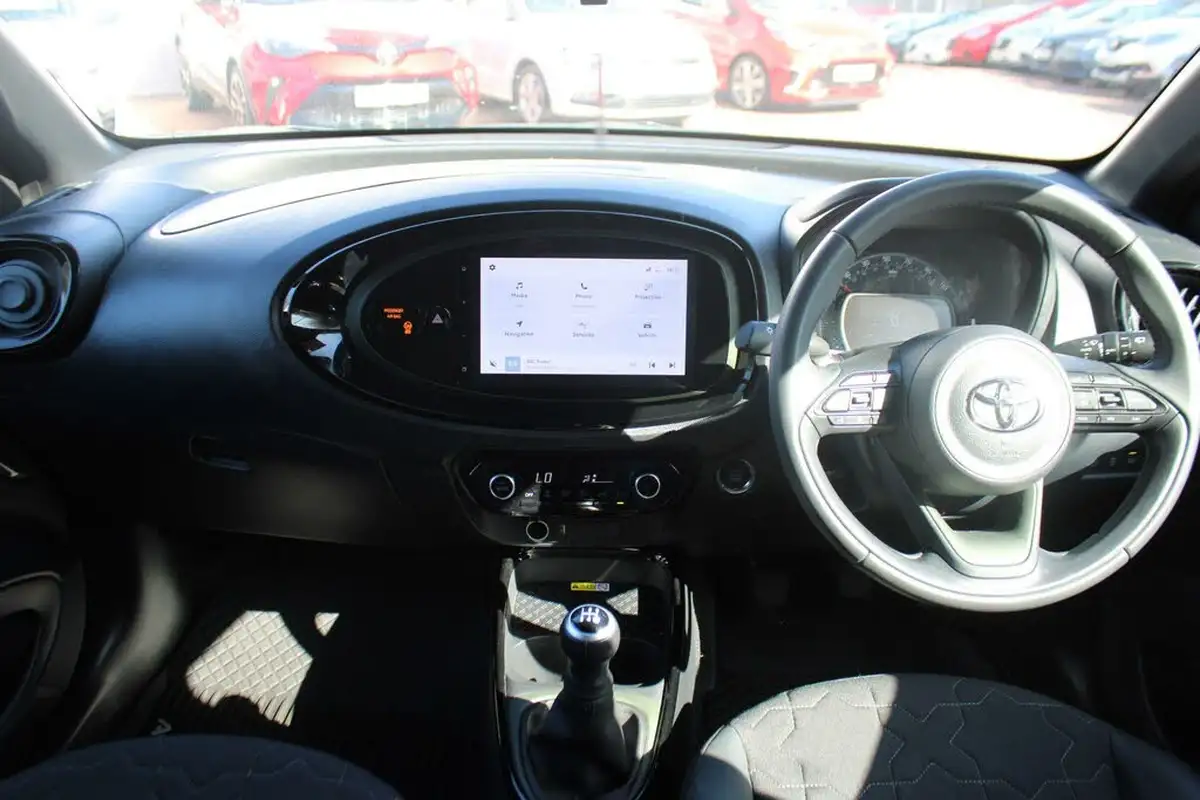 2023-toyota-aygo-x-10-vvt-i-exclusive-big-16