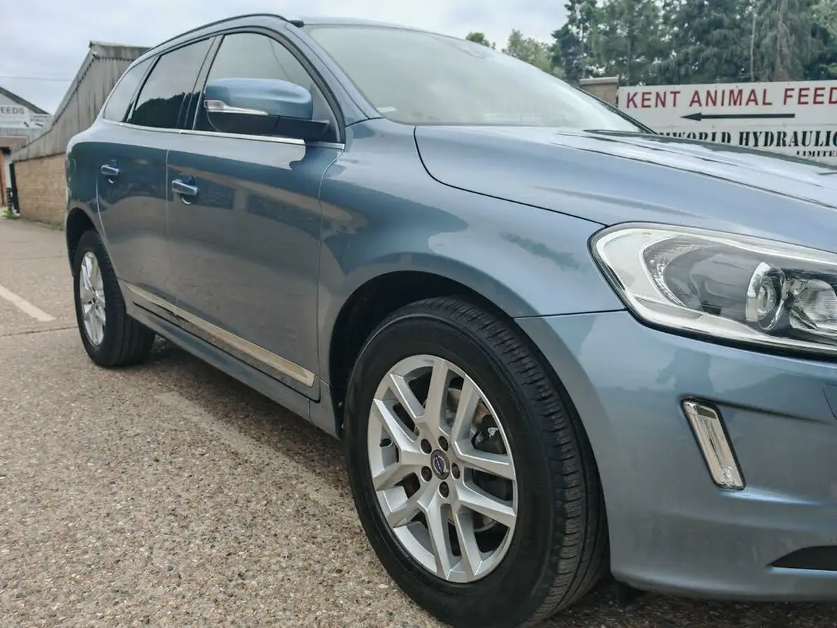 2016-volvo-xc60-20td-d4-se-lux-nav-big-46