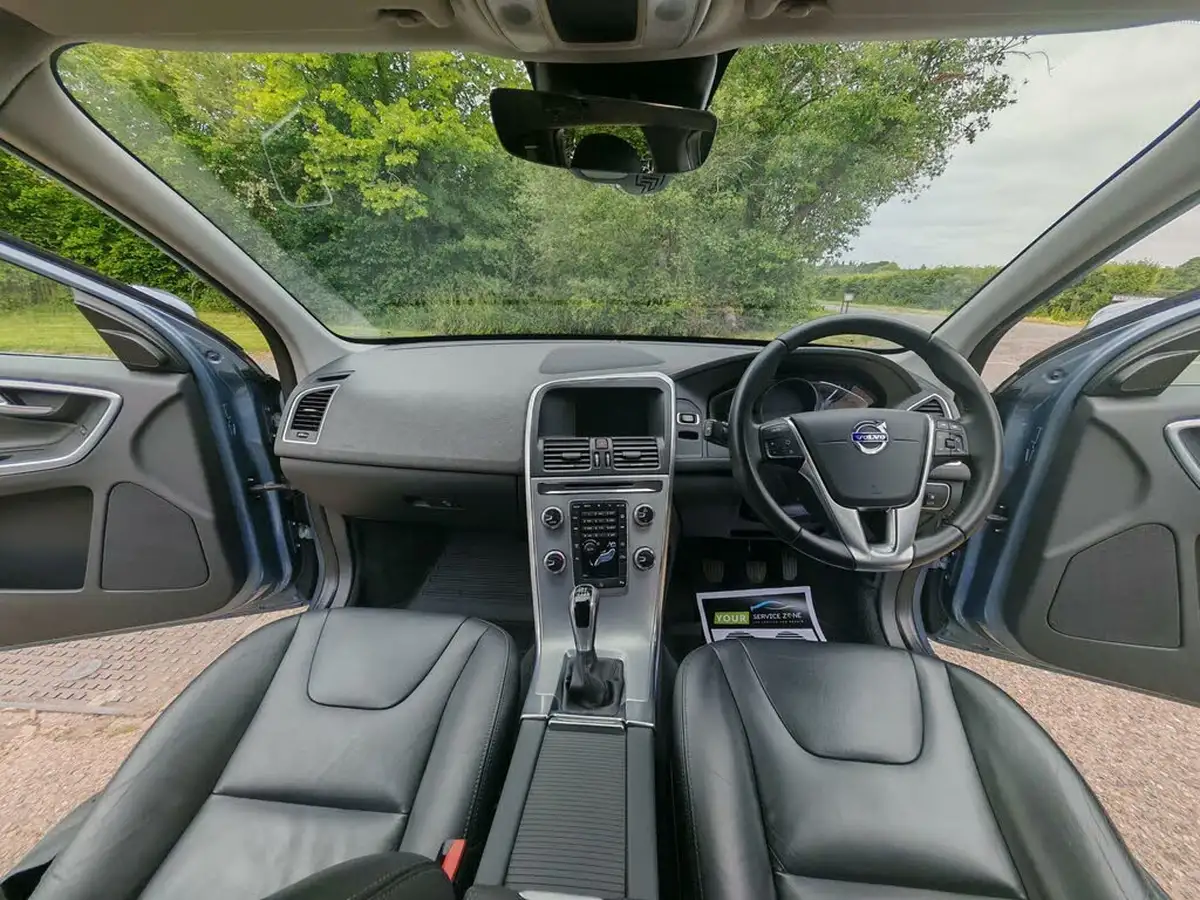 2016-volvo-xc60-20td-d4-se-lux-nav-big-22