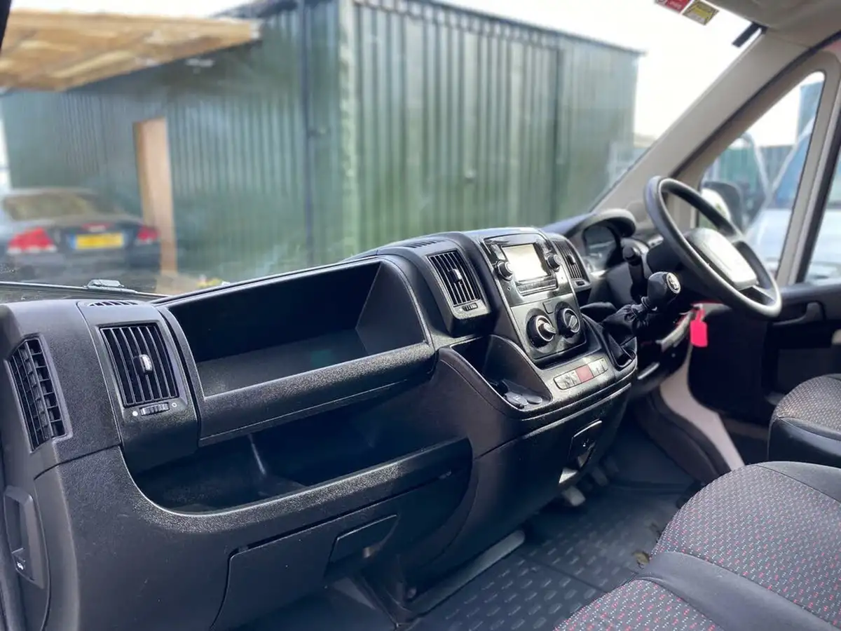 2020-peugeot-boxer-22-bluehdi-professional-435-l4-h2-big-47