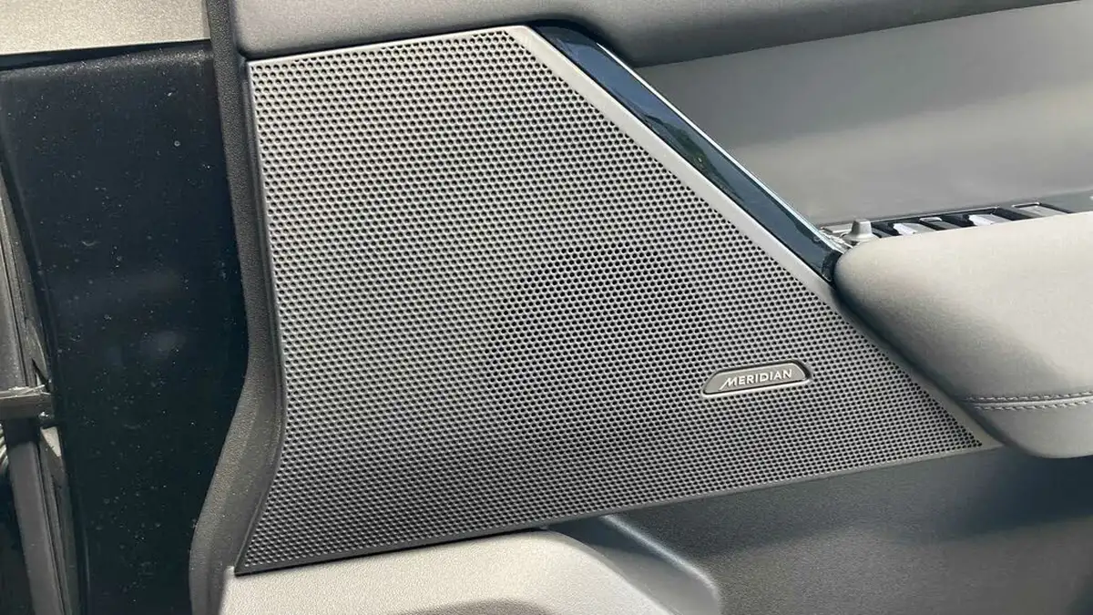 2025-land-rover-range-rover-velar-20-d200-dynamic-se-big-23