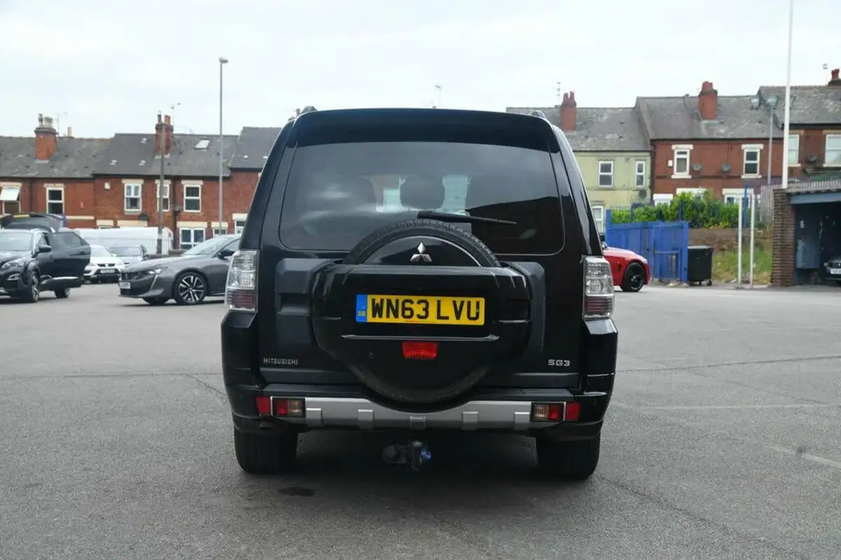 2013-mitsubishi-shogun-32td-sg3-big-5
