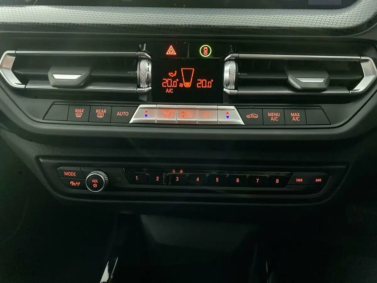 2020-bmw-1-series-20td-118d-sport-auto-big-29