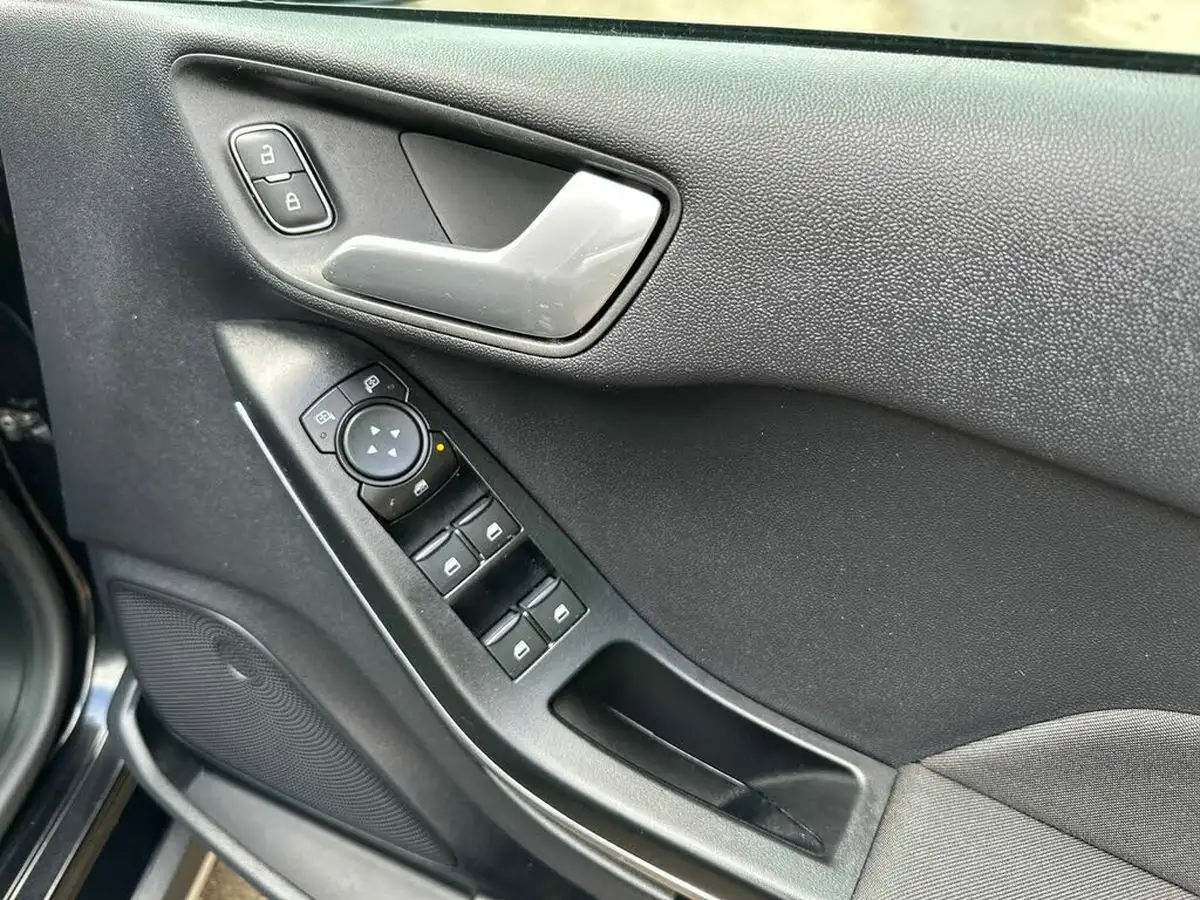 2023-ford-fiesta-10t-active-125ps-hybrid-mhev-big-24