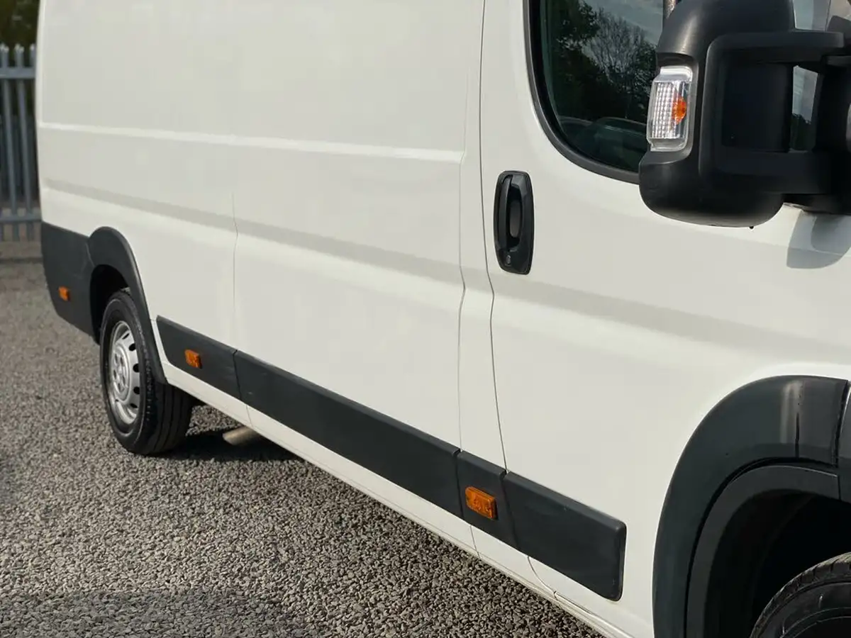 2020-peugeot-boxer-22-bluehdi-professional-435-l4-h2-big-23