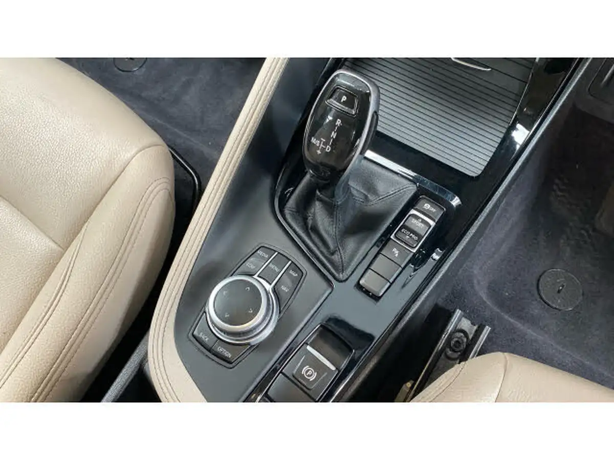 2021-bmw-x1-20-sdrive20i-xline-big-9