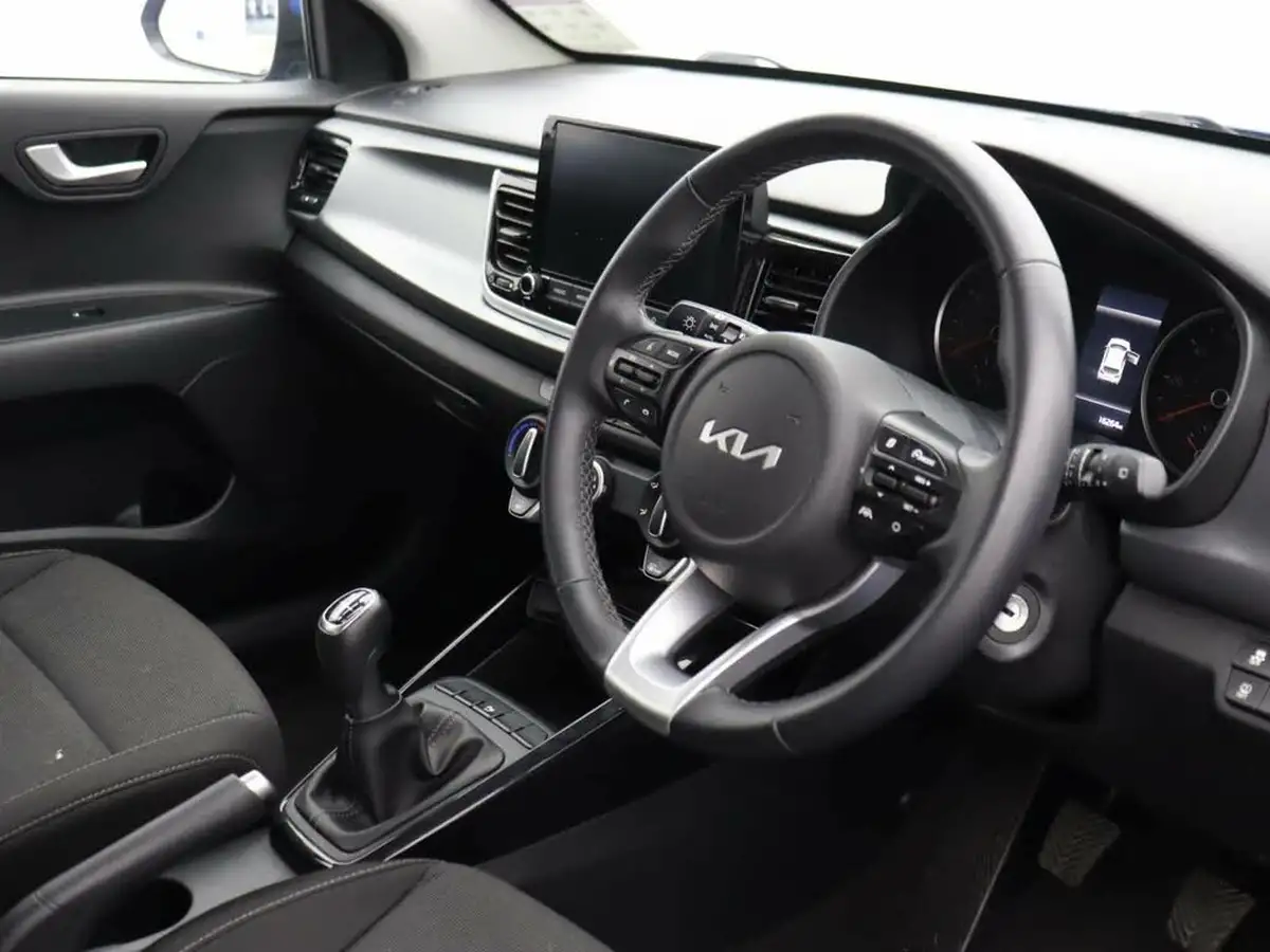 2022-kia-rio-10-t-gdi-2-big-18