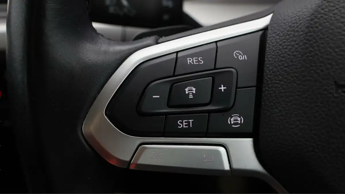2021-volkswagen-golf-15-etsi-life-150ps-hatchback-big-36