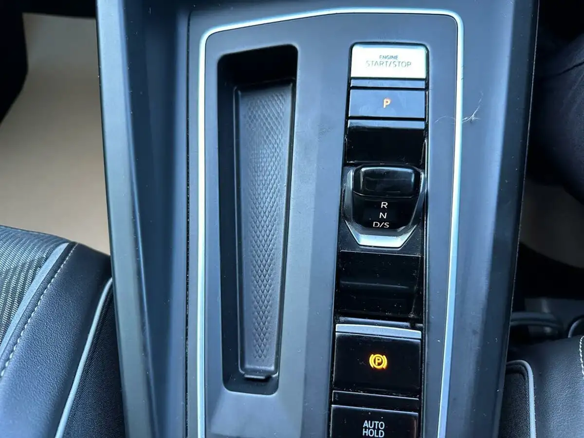 2022-volkswagen-golf-15-etsi-r-line-150ps-hatchback-big-14