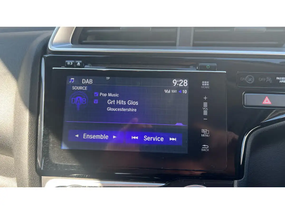 2018-honda-jazz-13-i-vtec-se-cvt-big-11