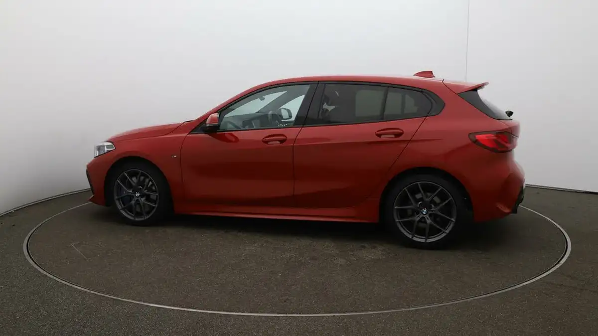 2021-bmw-1-series-20td-118d-m-sport-lcp-big-58