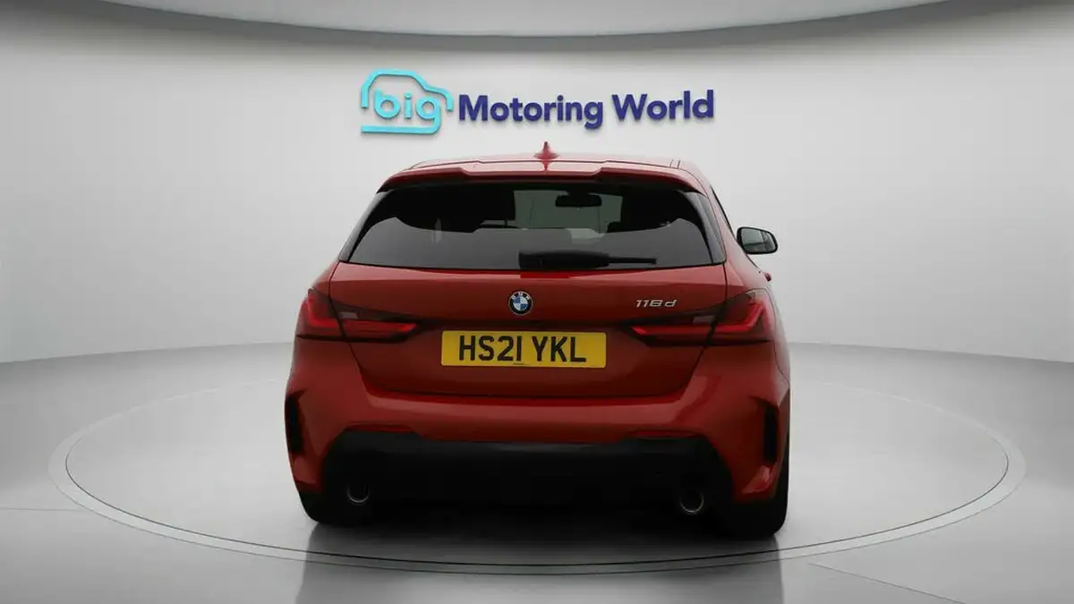 2021-bmw-1-series-20td-118d-m-sport-lcp-big-6