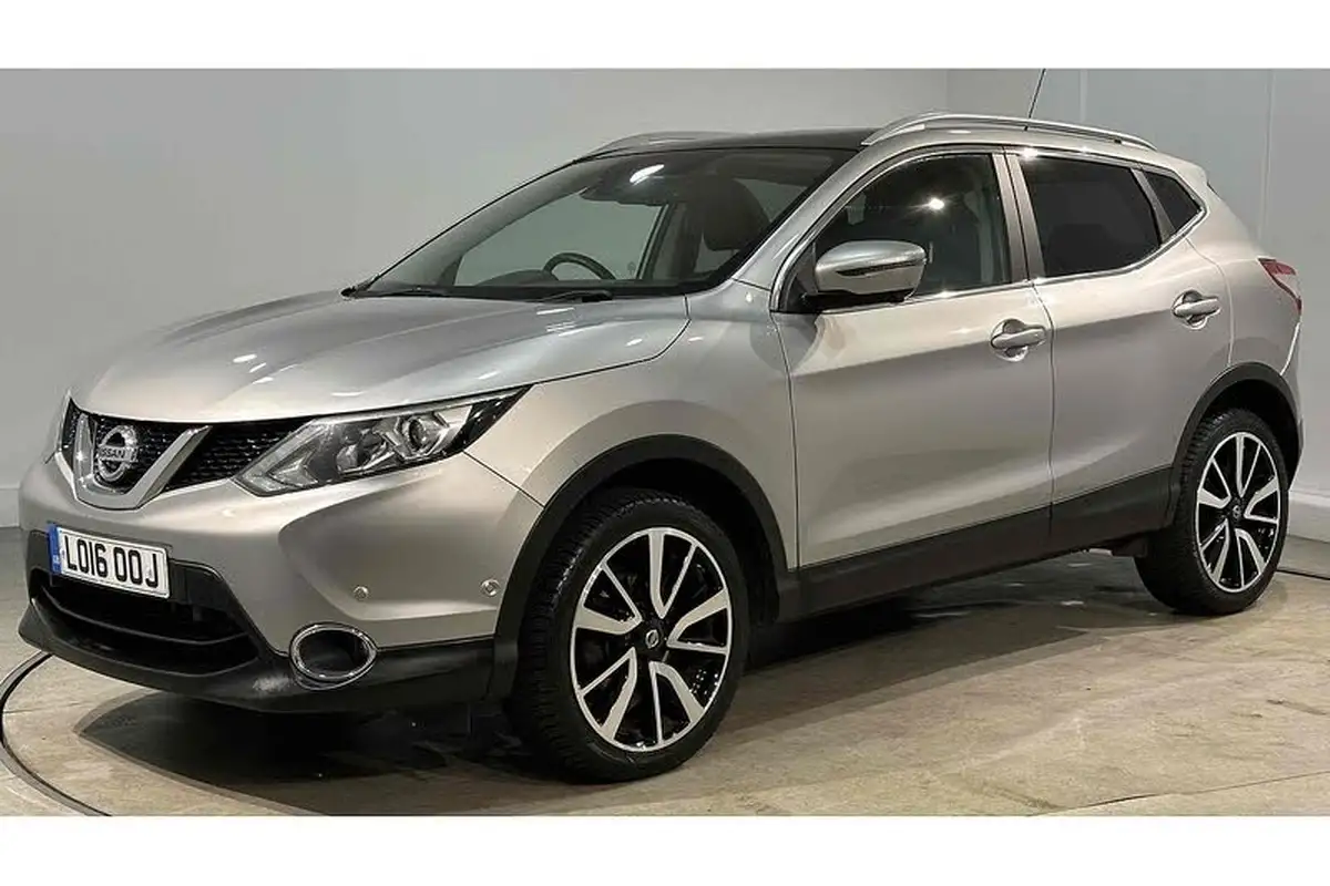 2016-nissan-qashqai-12-dig-t-tekna-xtronic-cvt-big-6