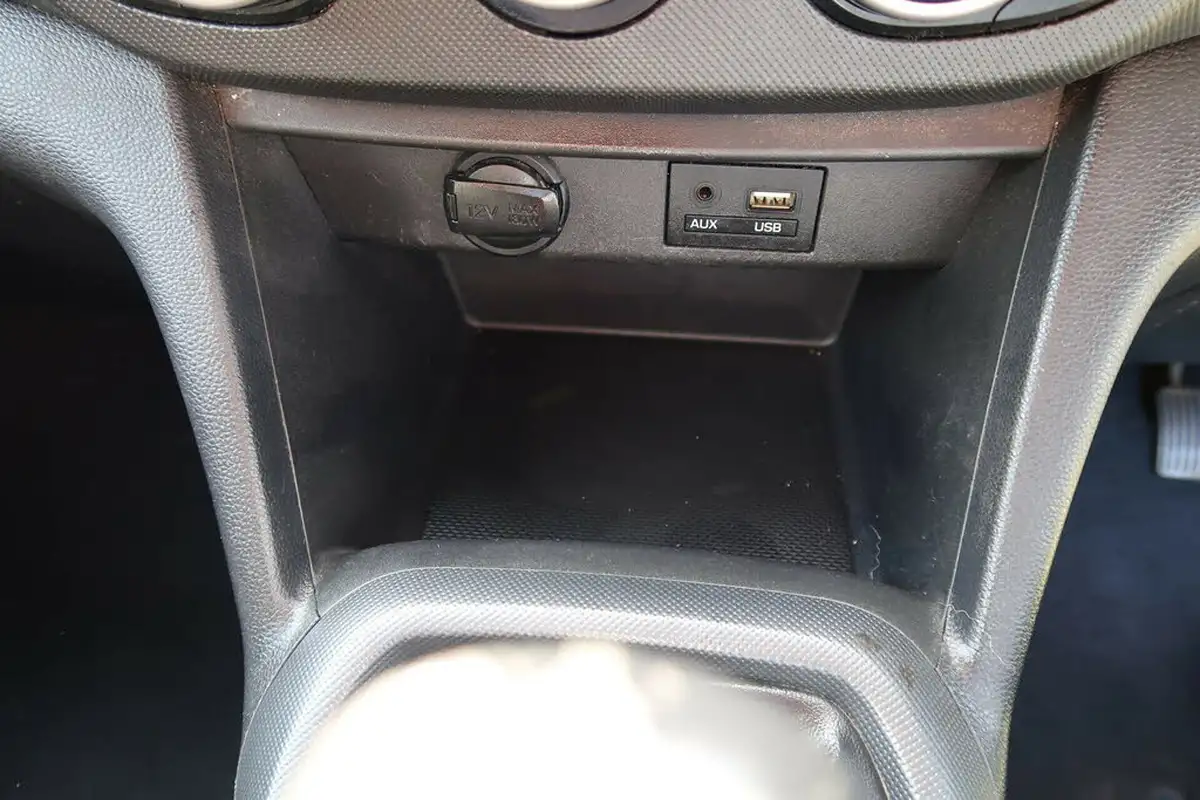 2018-hyundai-i10-10-go-se-66ps-big-37