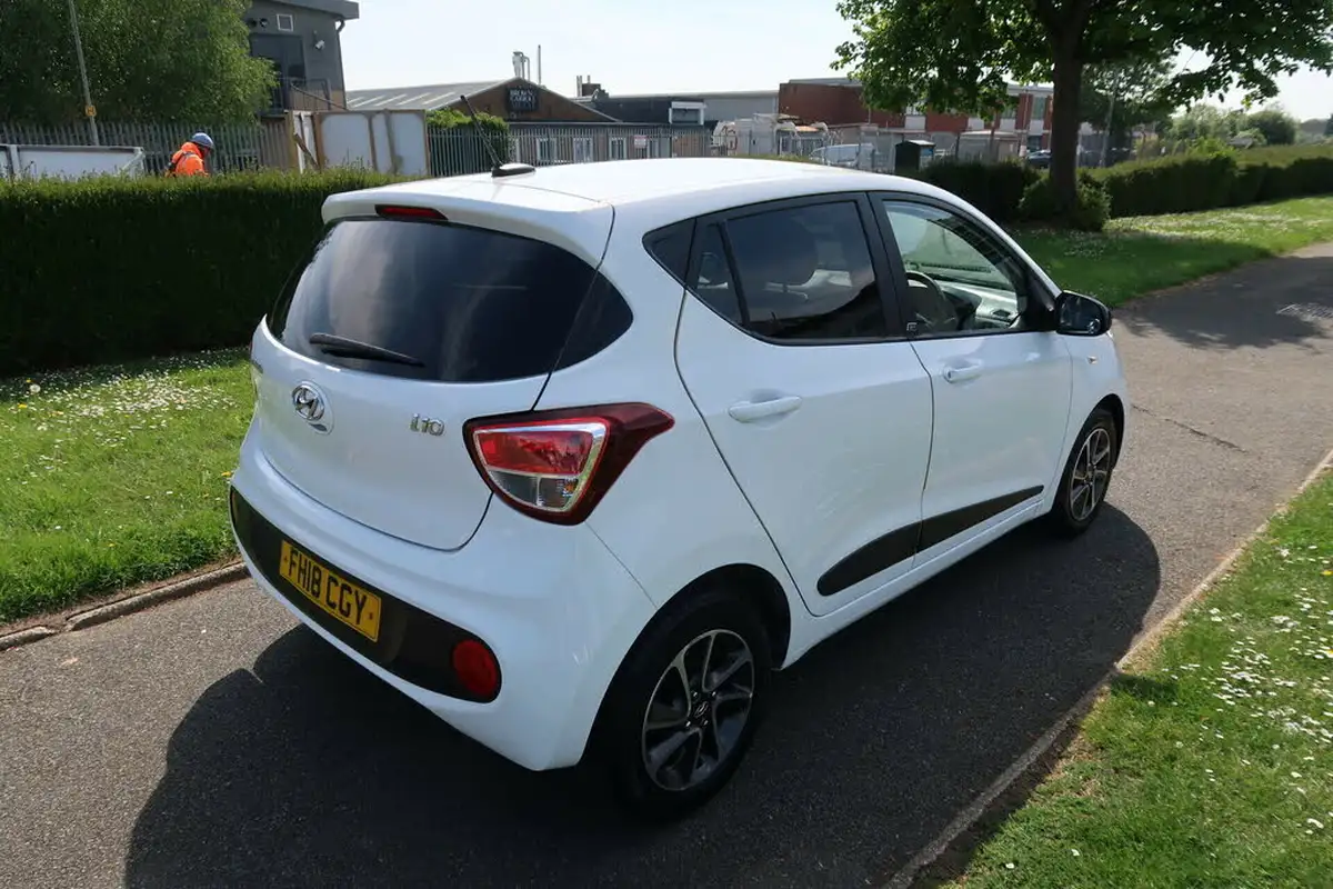 2018-hyundai-i10-10-go-se-66ps-big-13