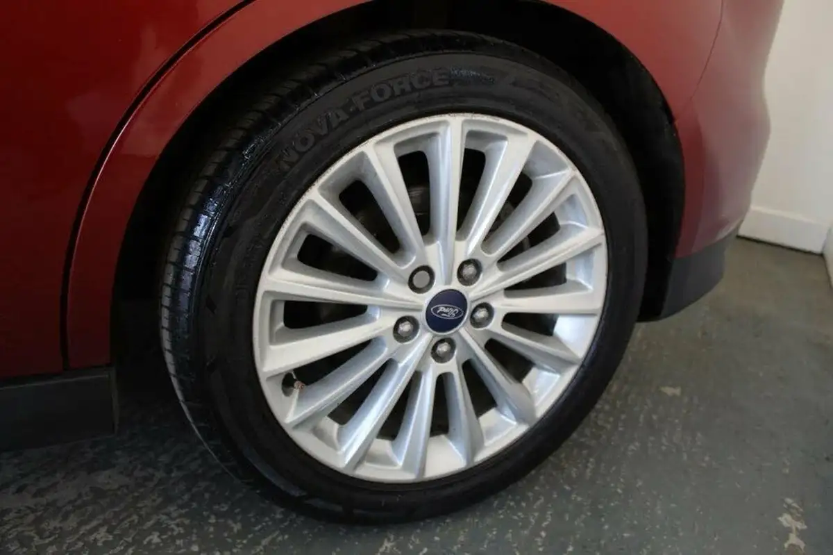 2017-ford-c-max-20tdci-titanium-big-60
