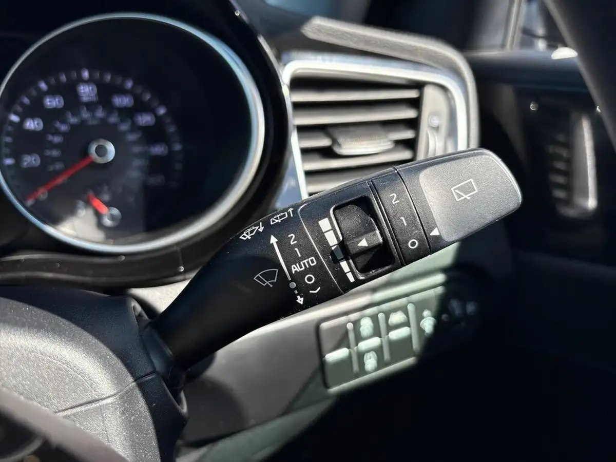 2024-kia-xceed-15-t-gdi-3-big-25