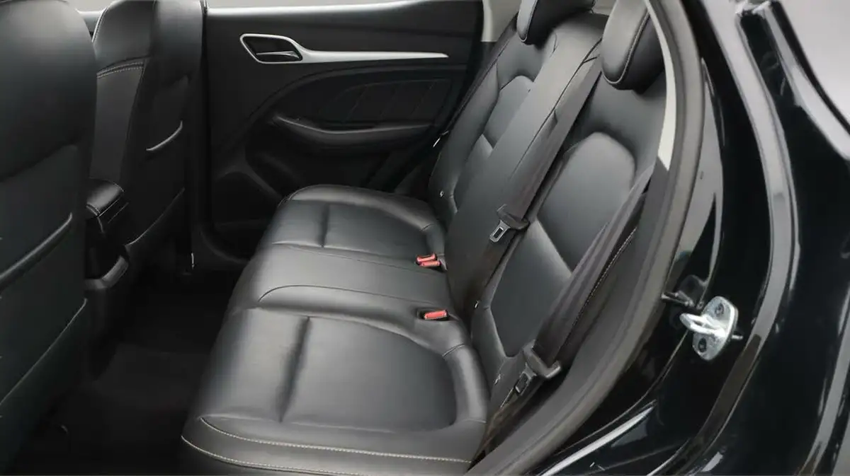 2019-mg-zs-suv-10t-gdi-exclusive-111ps-big-16