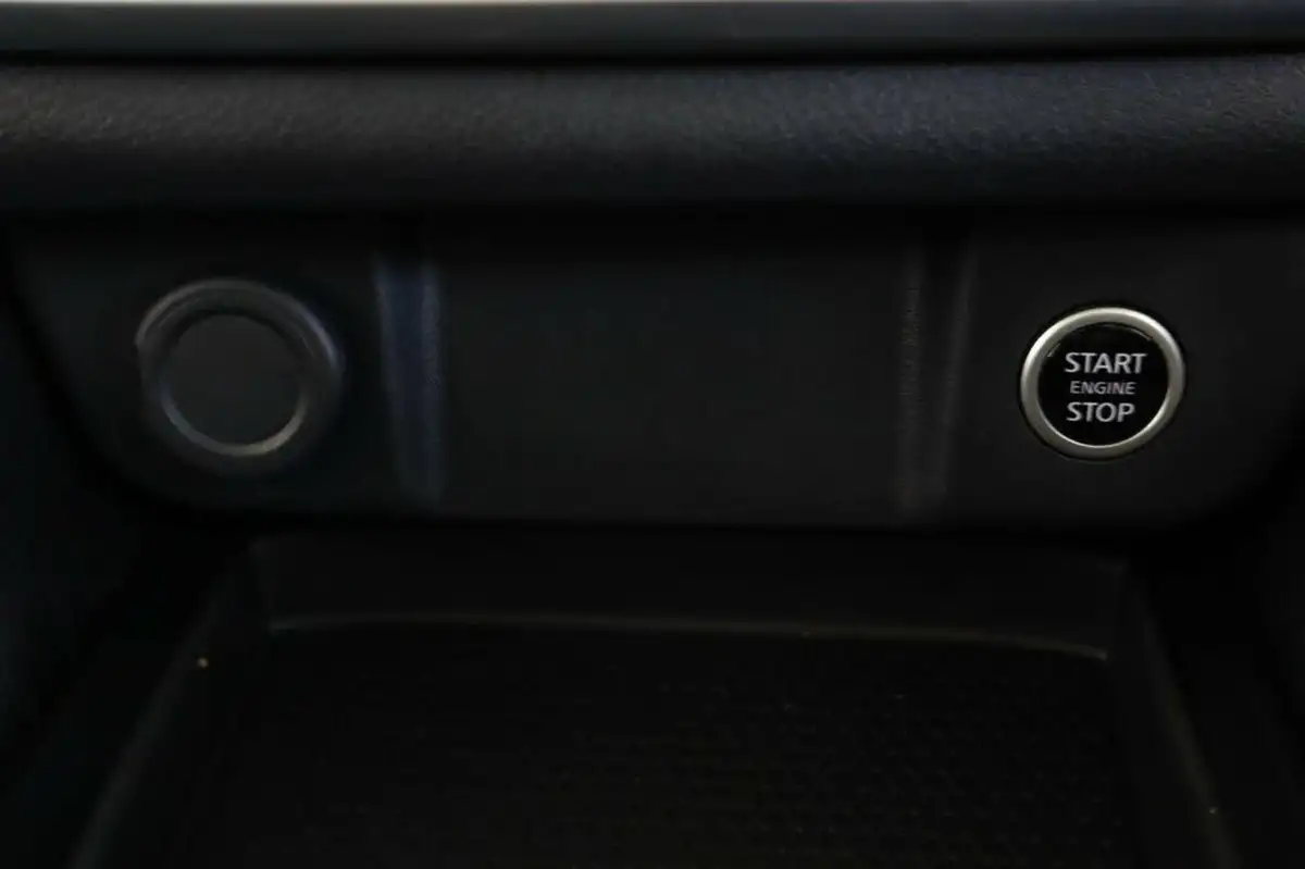 2023-nissan-qashqai-13-dig-t-n-connecta-160ps-auto-big-18