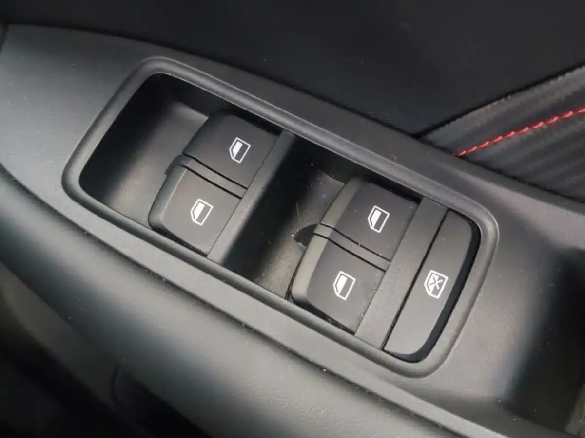 2023-mg-zs-suv-10t-gdi-excite-big-15