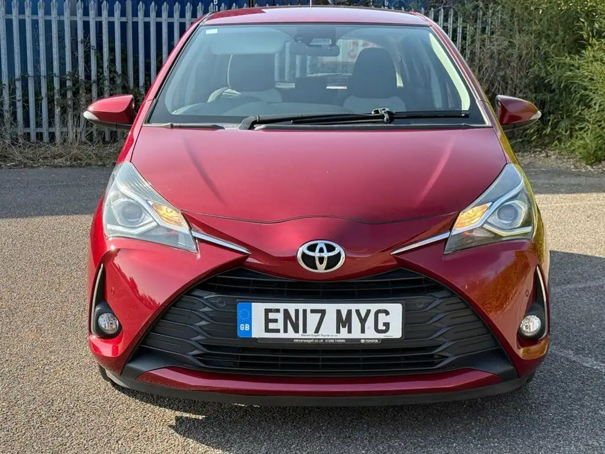 2017-toyota-yaris-10-vvt-i-icon-tech-big-3
