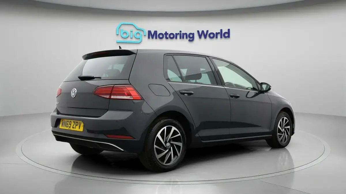 2019-volkswagen-golf-16tdi-match-edition-hatchback-big-6