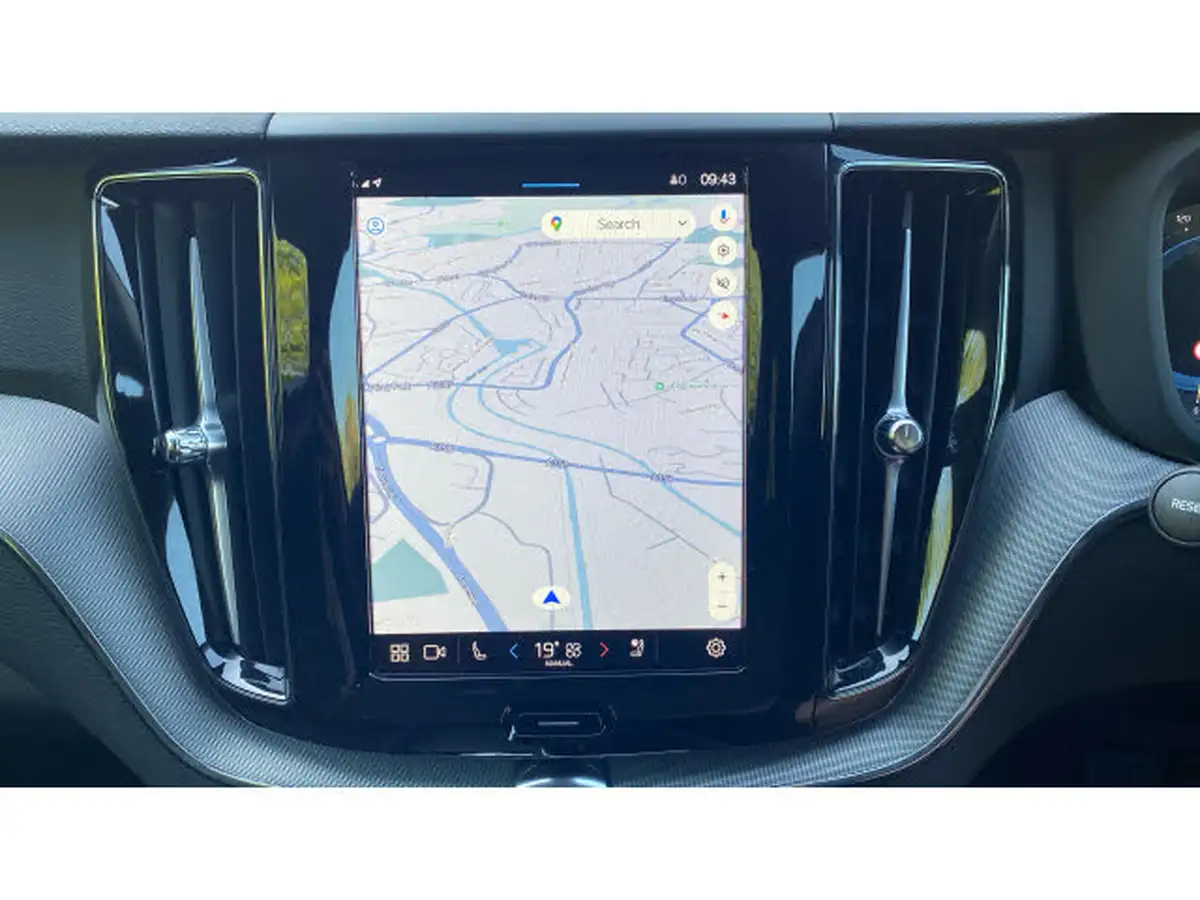 2024-volvo-xc60-20-b5-plus-big-30