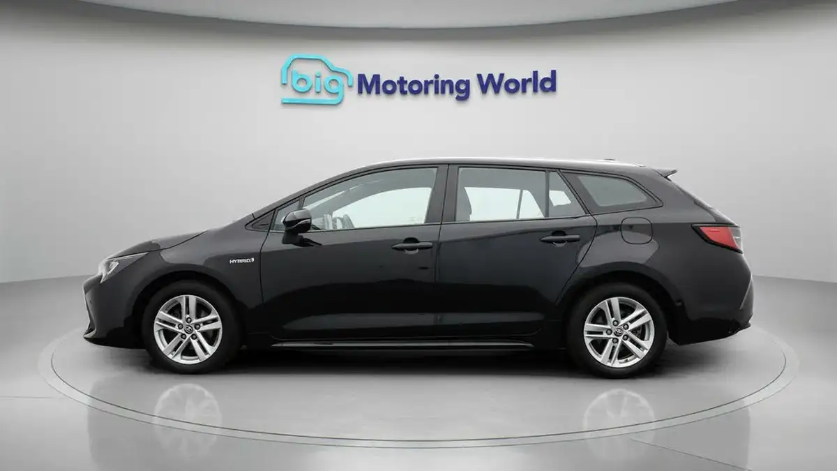 2020-toyota-corolla-18-vvt-i-icon-tech-spare-wheel-touring-sports-5d-big-3