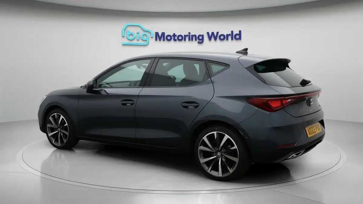 2022-seat-leon-big-5