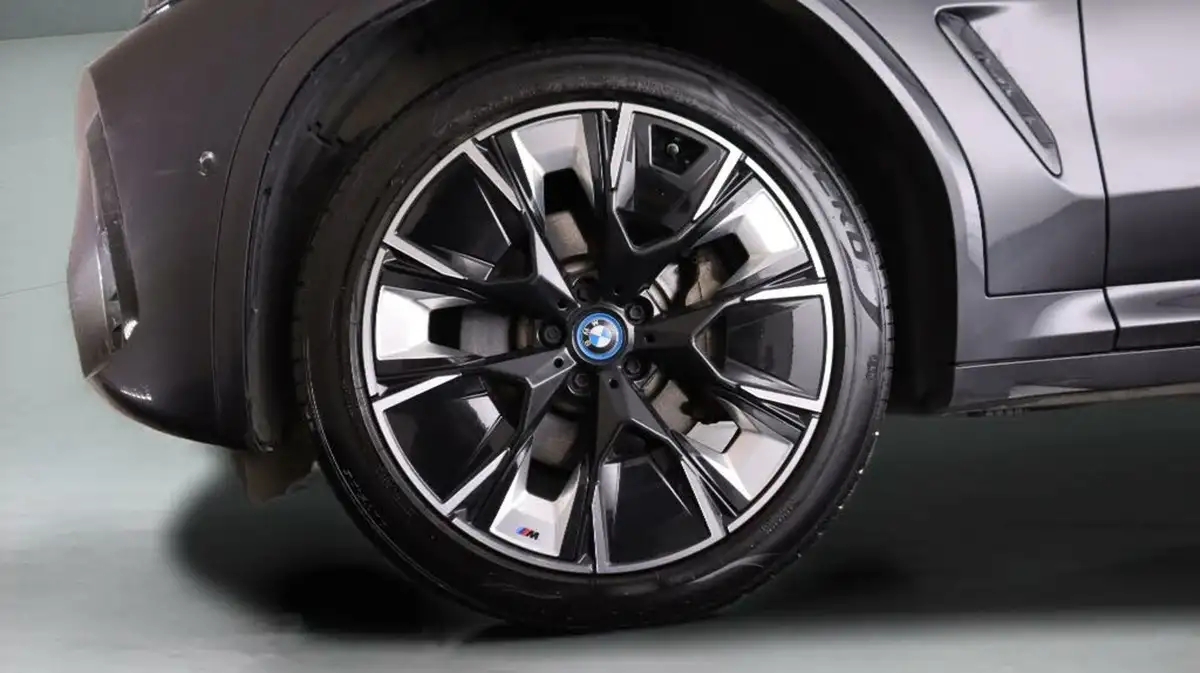 2022-bmw-ix3-e-m-sport-pro-big-18