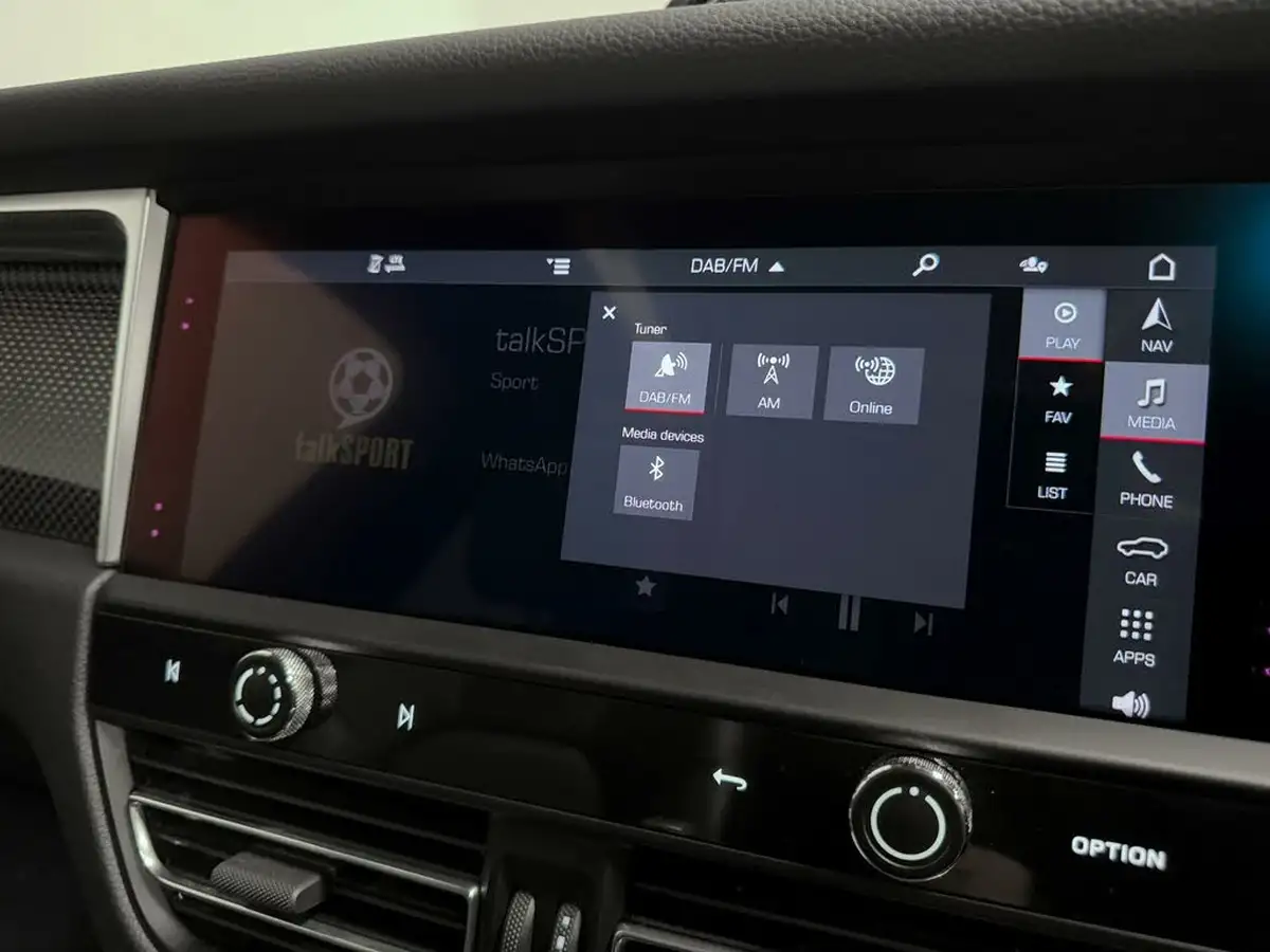 2022-porsche-macan-29-v6-s-big-55