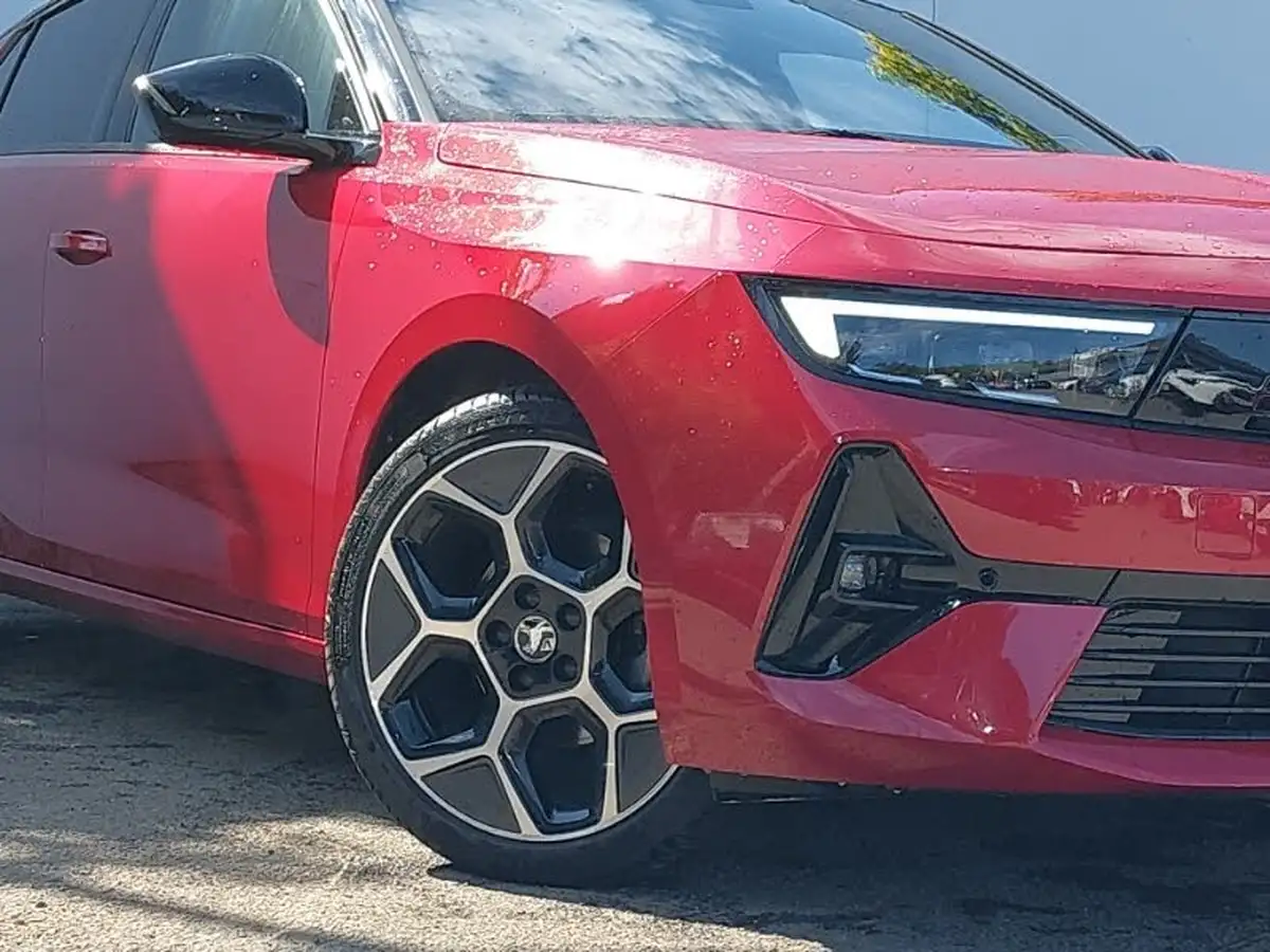2024-vauxhall-astra-12-turbo-ultimate-130ps-hatchback-big-8