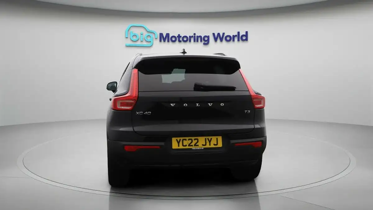 2022-volvo-xc40-15-t3-r-design-auto-big-6