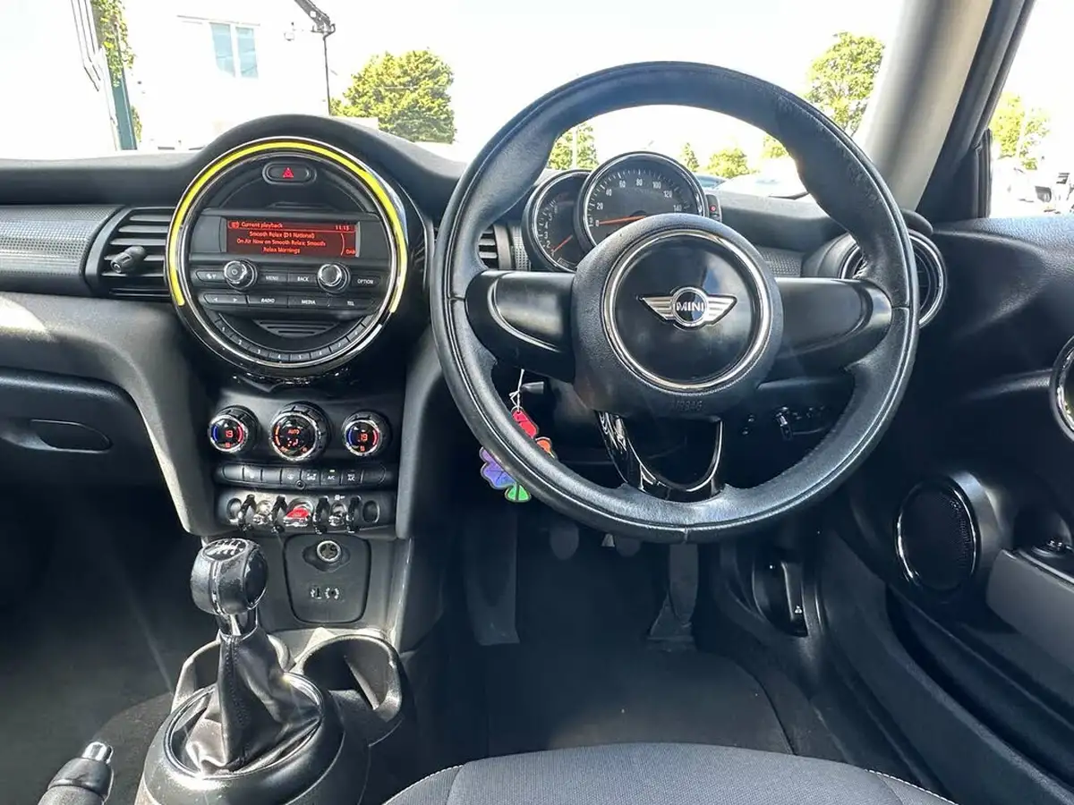 2016-mini-cooper-12-one-3d-big-13