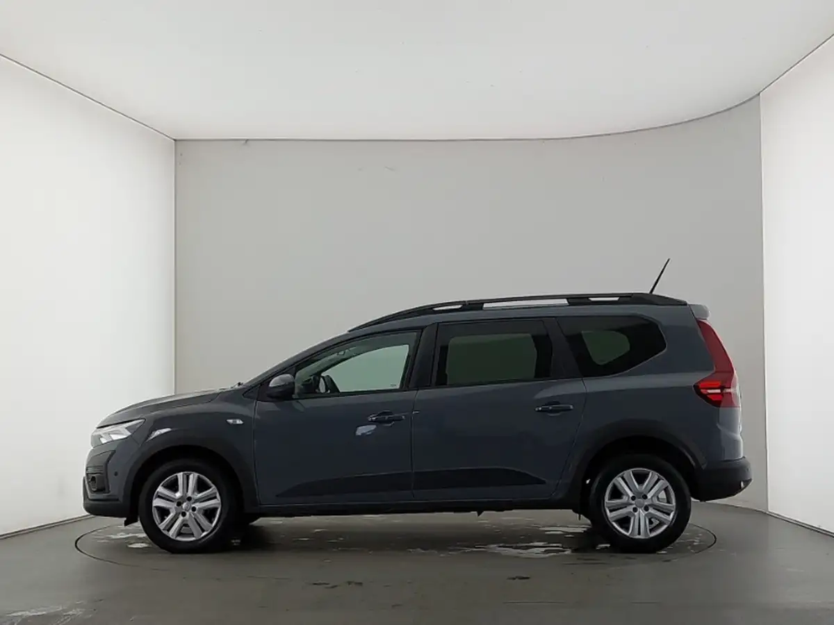2023-volvo-c40-e-recharge-core-228bhp-big-3