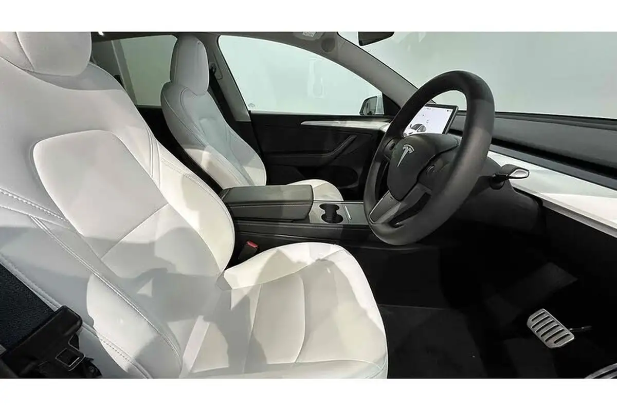 2023-tesla-model-y-e-performance-big-29