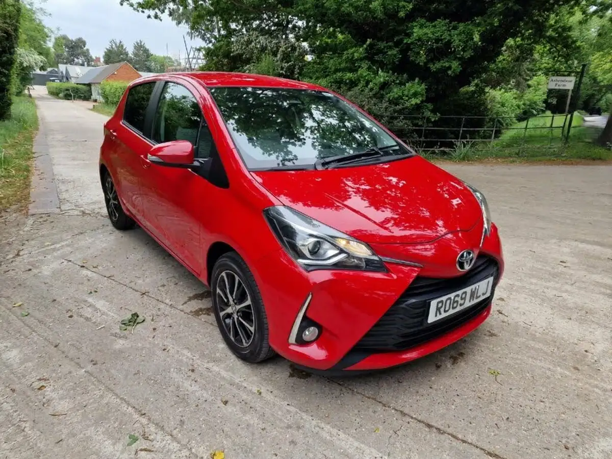 2019-toyota-yaris-15-vvt-i-icon-tech-111bhp-1496cc-big-1