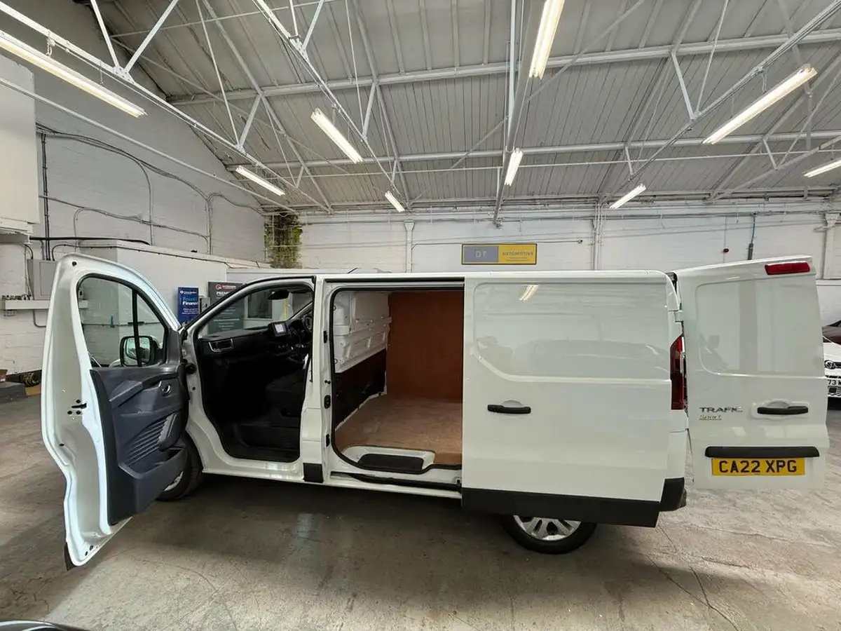 2022-renault-trafic-20dci-sl28-130-sport-big-51
